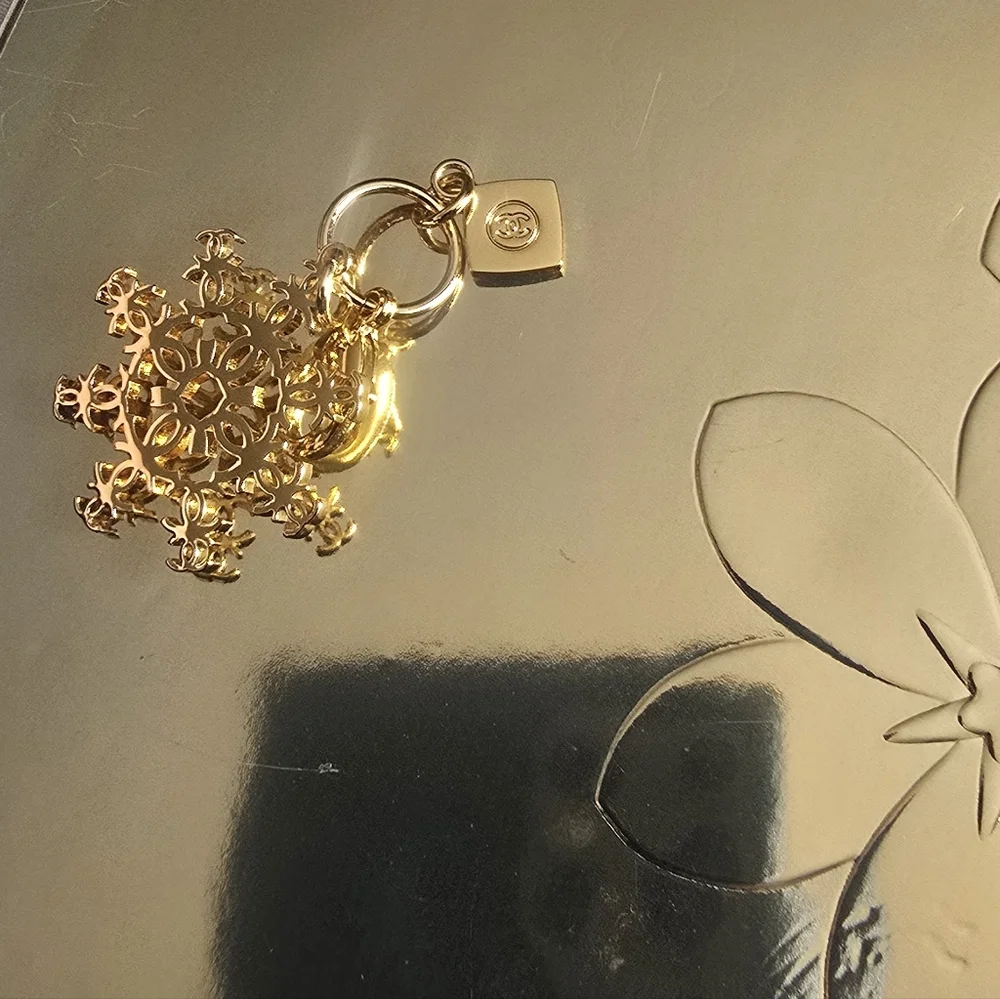 Gold Snowflake Keychain Chanel